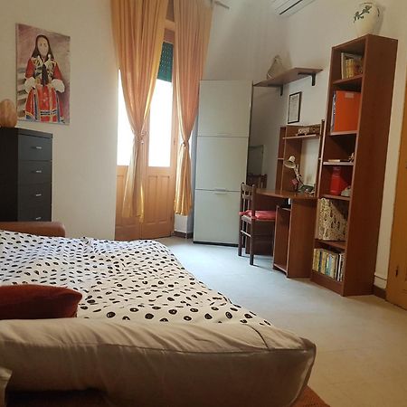 Milhouse Bed & Breakfast Каляри Екстериор снимка