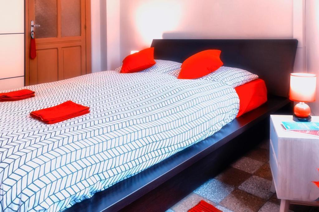 Milhouse Bed & Breakfast Каляри Екстериор снимка